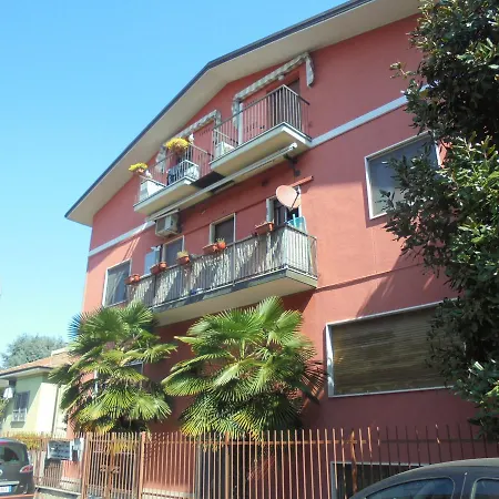 Sara House * Pero